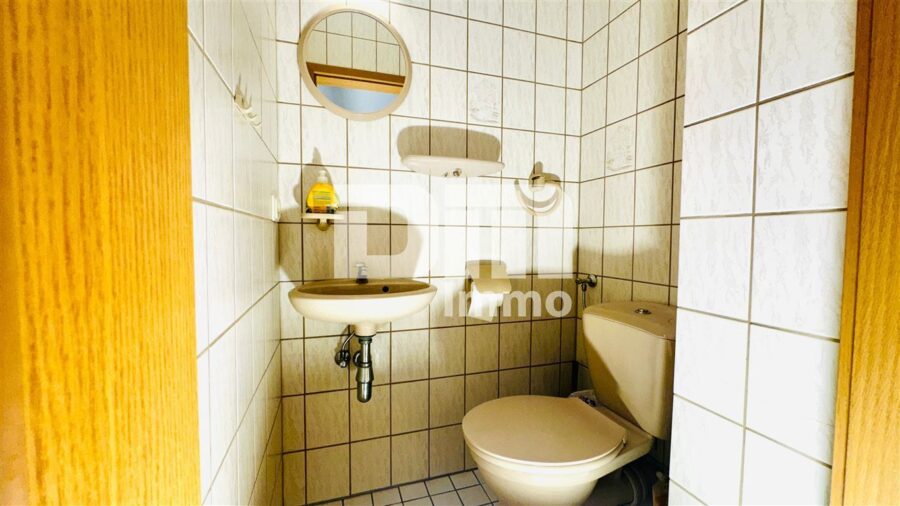 Wunderschöne Terrassenwohnung mit umfangreicher Ausstattung in hervorragender Lage - Gäste WC